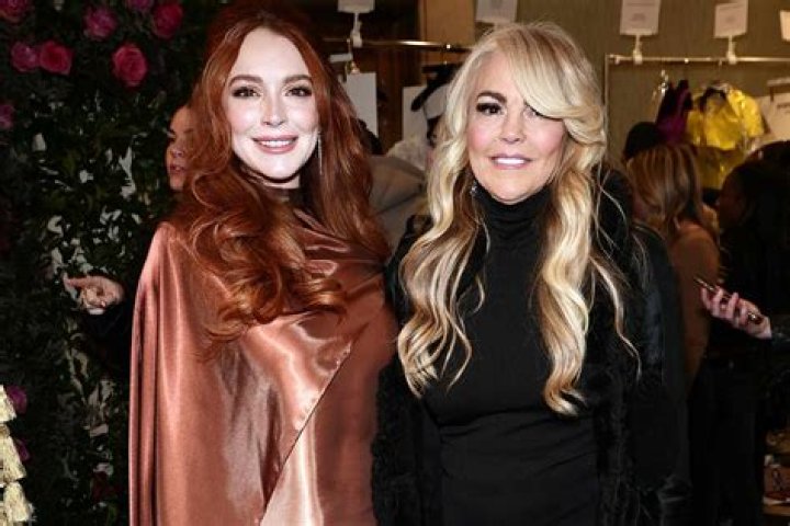 Lindsay Dina Lohan Header