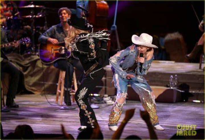Miley Cyrus: MTV Unplugged - Fixed Show
