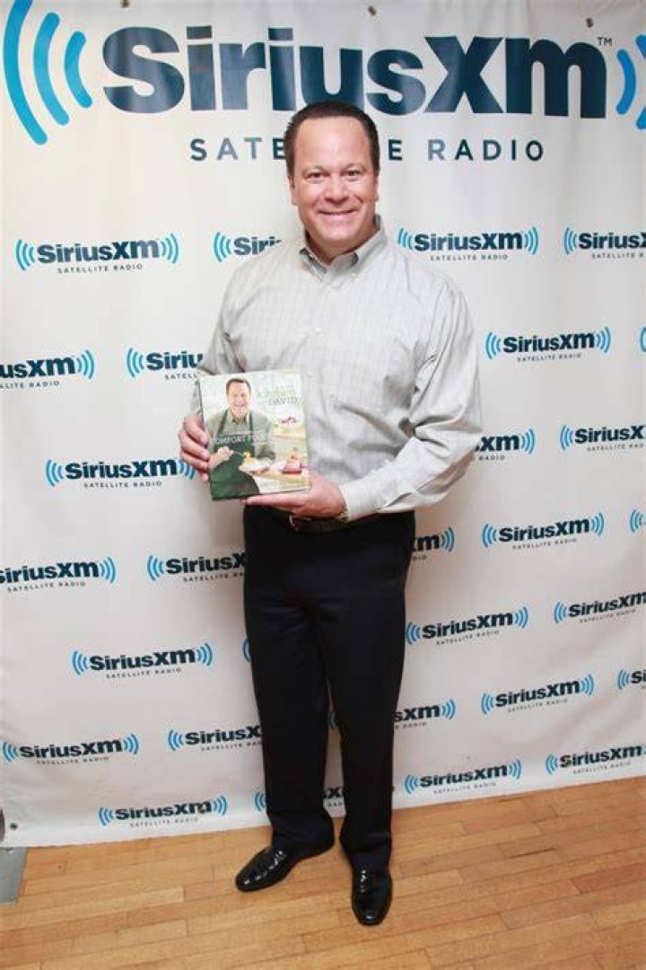 A host and TV personality, David Venable a person with comprehensive knowledge of the food industry!! Source: nytimes.com (David Venable)